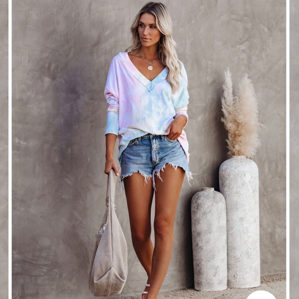 BRAND NEW Cotton tie dye V-neck knit top